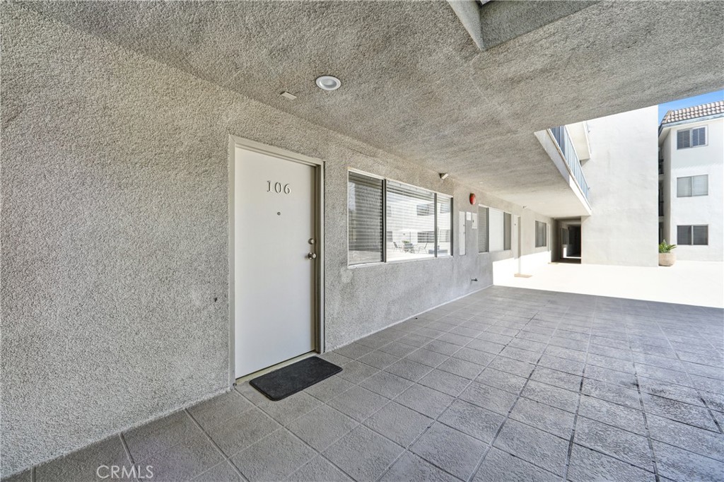 497 S El Molino 106 Property Photo 4