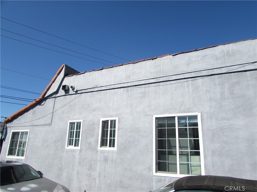 1540 W Olympic Property Photo 6