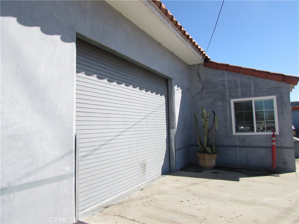 1540 W Olympic Property Photo 8