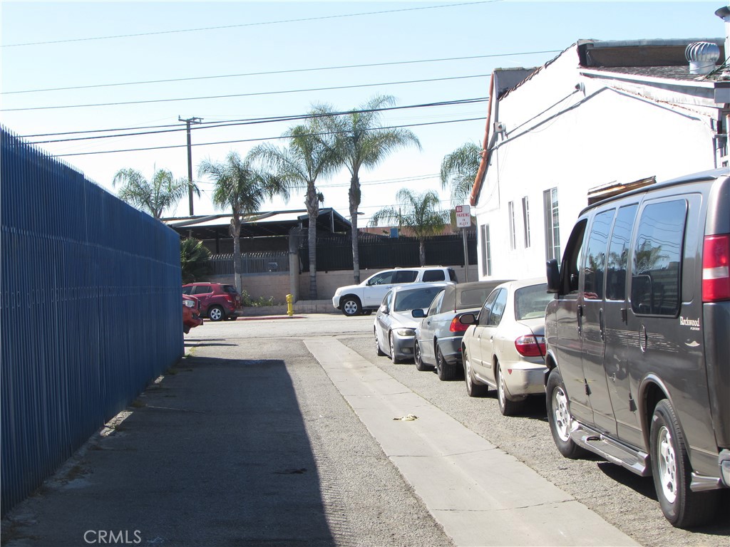 1540 W Olympic Property Photo 10