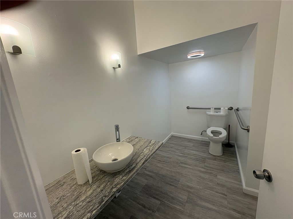1817 W Beverly A Property Photo 9