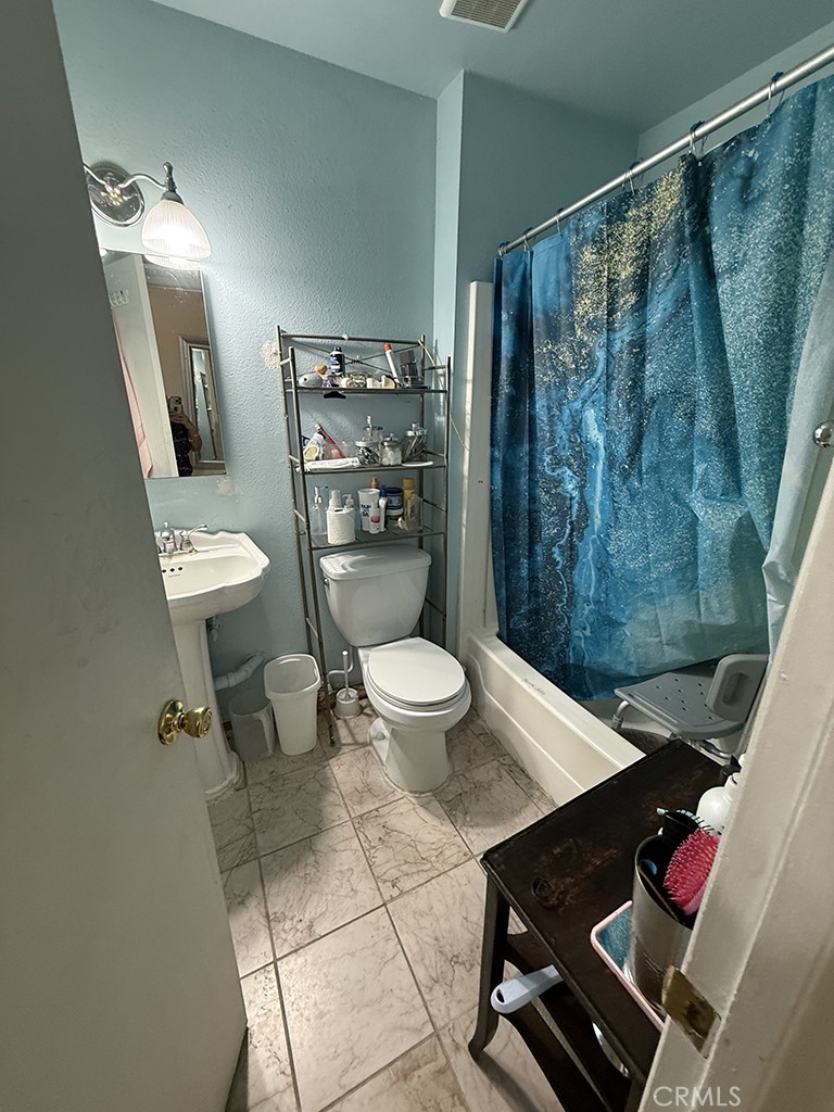 1481 Forest Glen Drive 213 Property Photo 8