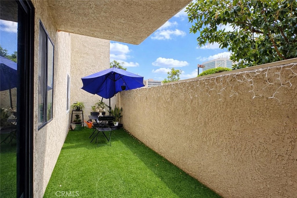 700 W 3rd Street A104 Property Photo 16