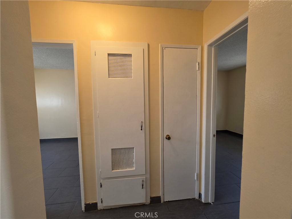 834 S Greenwood Avenue Property Photo 4