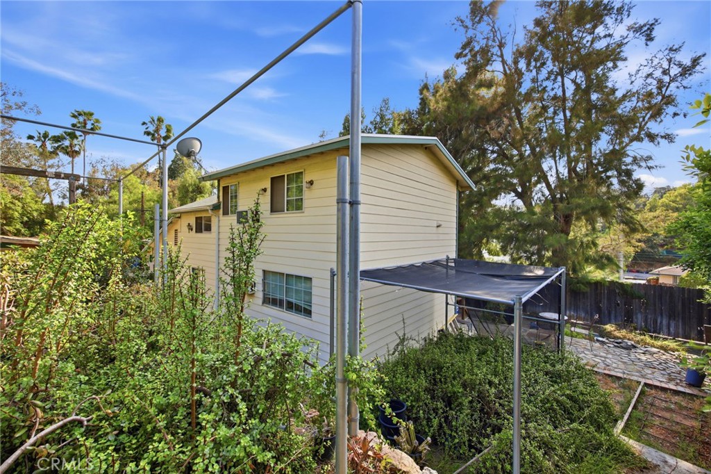 10064 Sunland Boulevard Property Photo 13