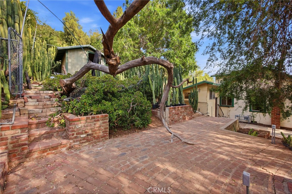 10064 Sunland Boulevard Property Photo 18