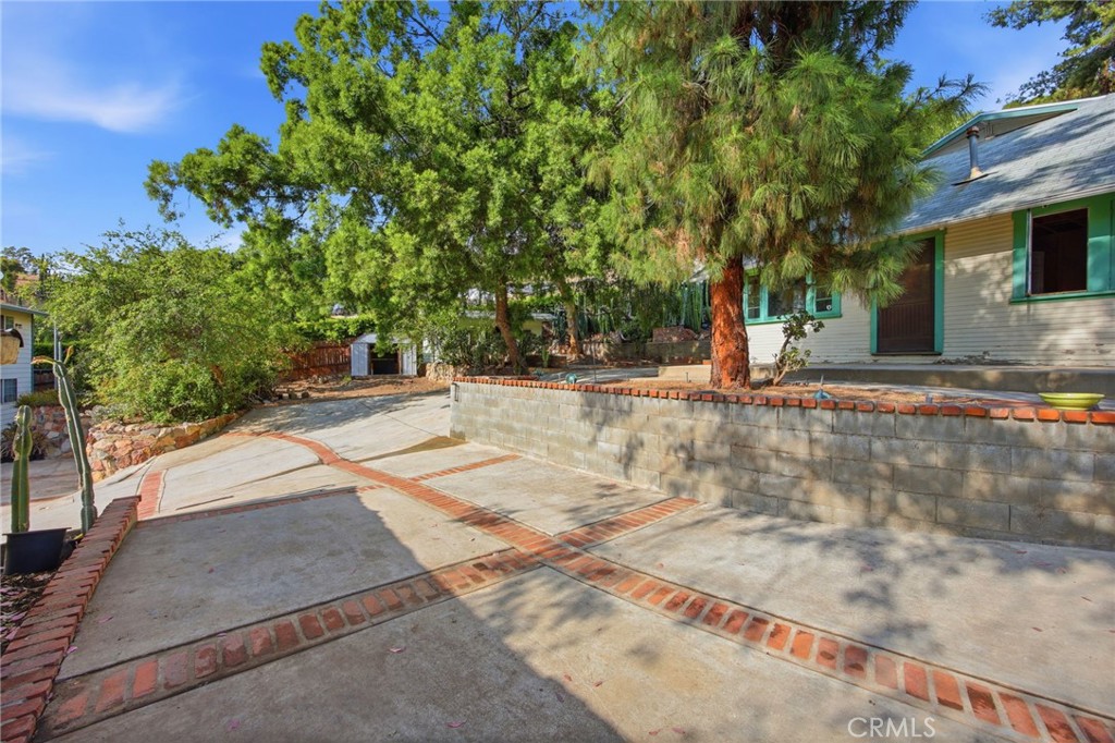 10064 Sunland Boulevard Property Photo 21