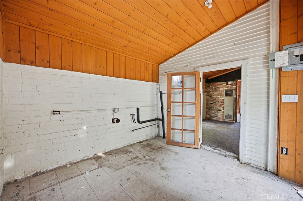 10064 Sunland Boulevard Property Photo 28