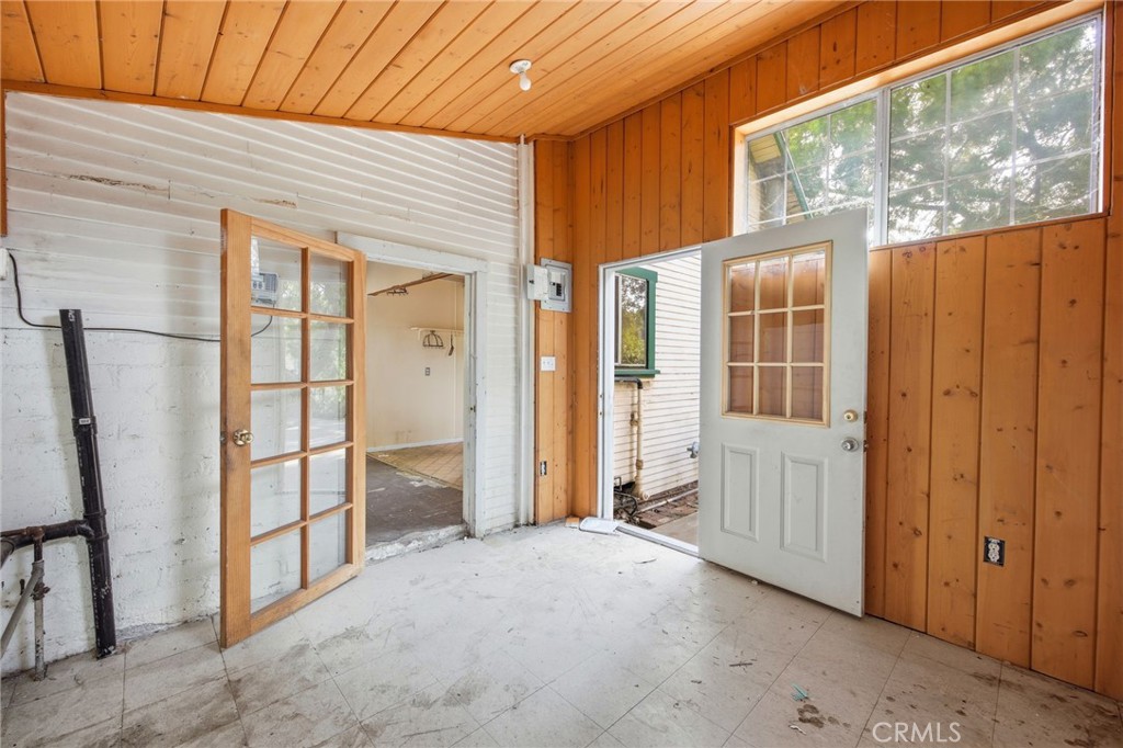 10064 Sunland Boulevard Property Photo 29
