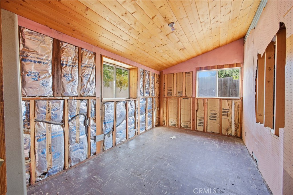 10064 Sunland Boulevard Property Photo 33