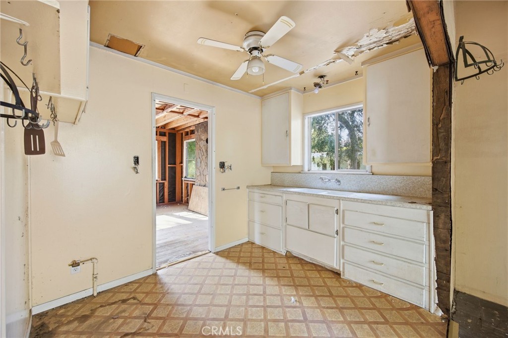 10064 Sunland Boulevard Property Photo 36