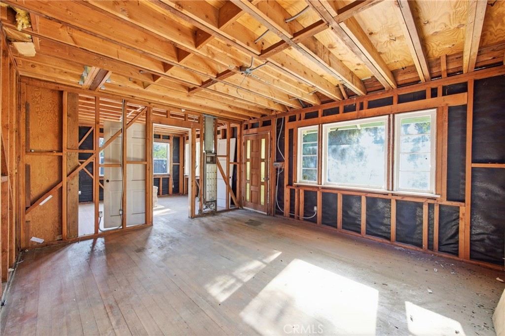 10064 Sunland Boulevard Property Photo 37