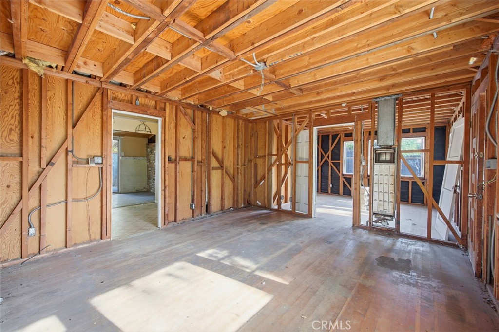 10064 Sunland Boulevard Property Photo 38