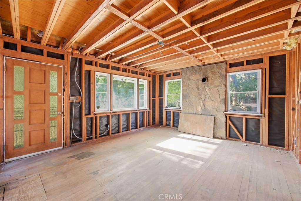 10064 Sunland Boulevard Property Photo 40