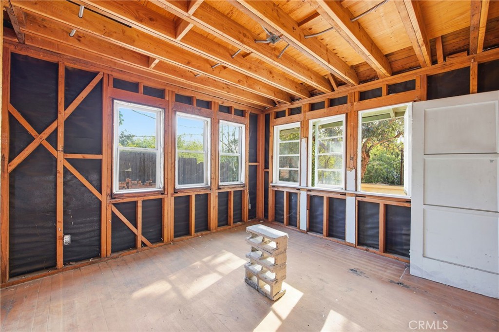 10064 Sunland Boulevard Property Photo 41