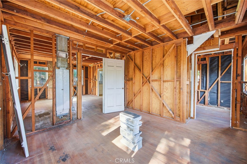 10064 Sunland Boulevard Property Photo 42