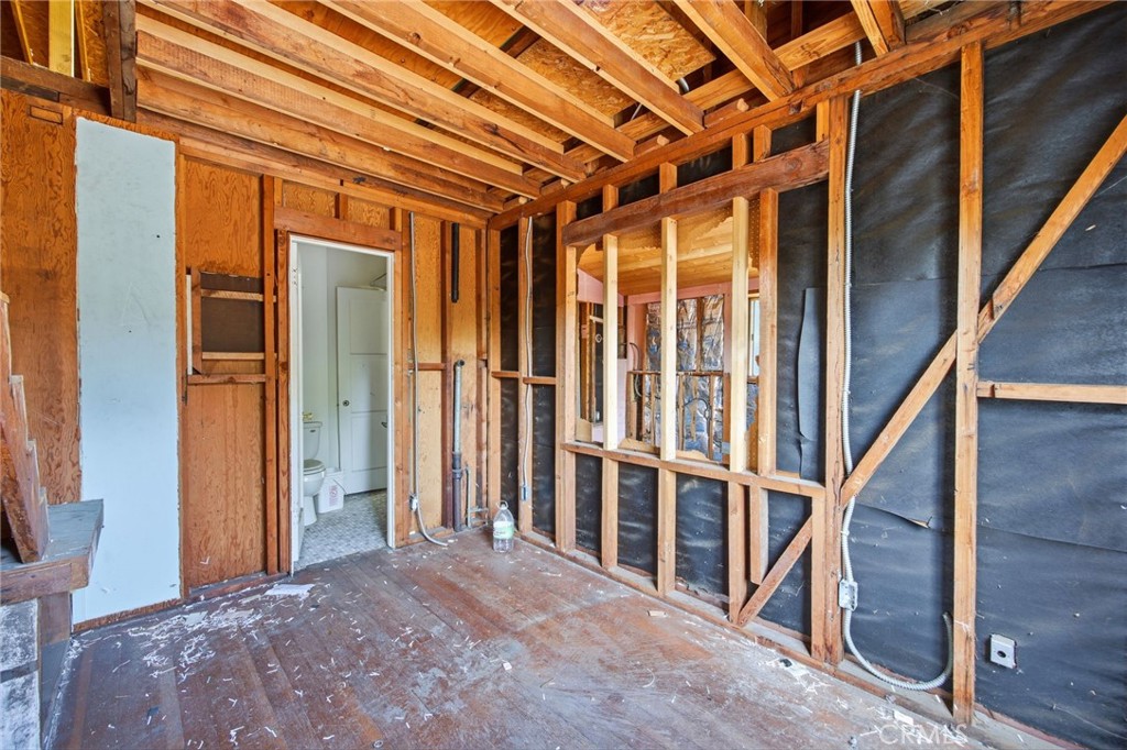 10064 Sunland Boulevard Property Photo 43