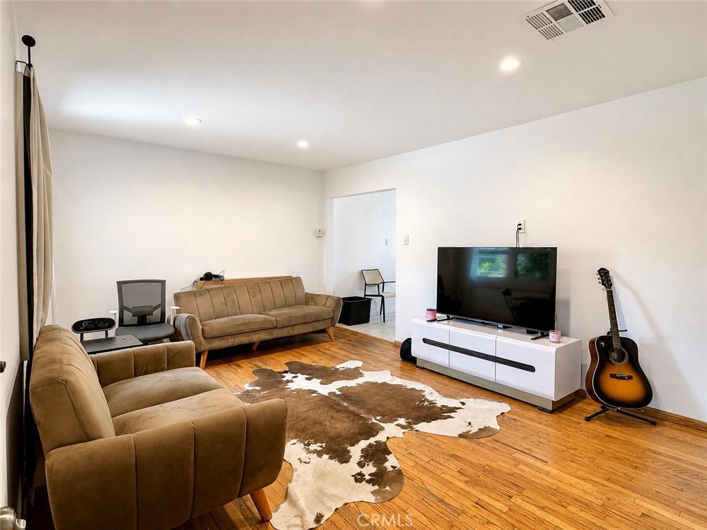 9311 Claymore Street Property Photo 3