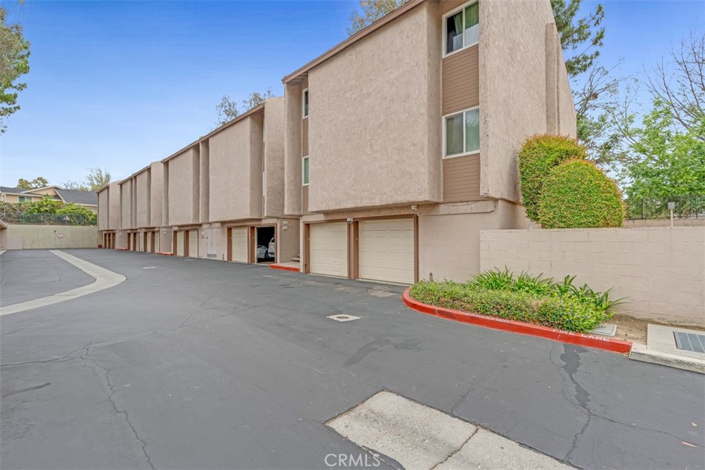 1525 Walnut Leaf Drive 214 Property Photo 1