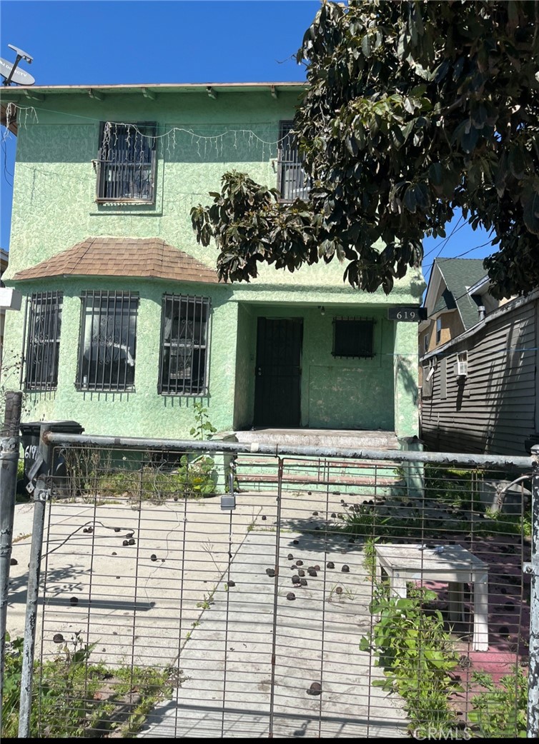 619 E 22nd Street Property Photo 2