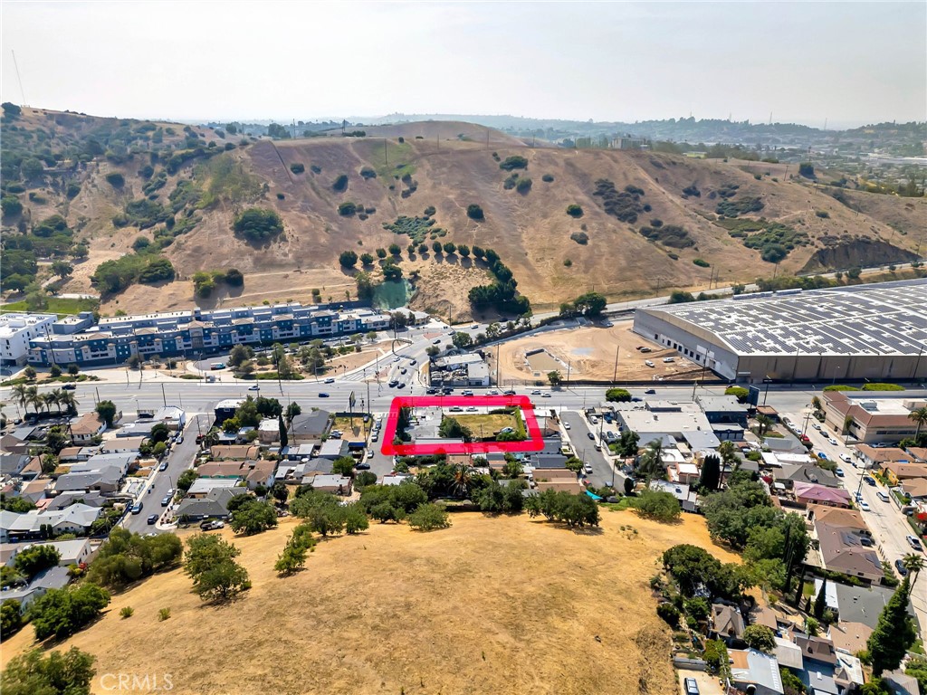 4117 N Mission Road Property Photo 7