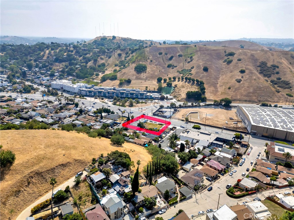 4117 N Mission Road Property Photo 8