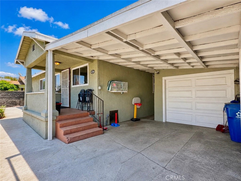 4742 Eagle Property Photo 3