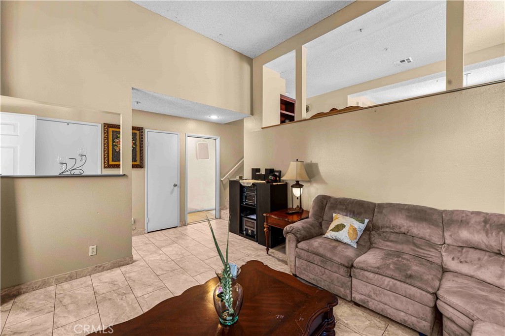 13550 Foothill Blvd 14 Property Photo 5
