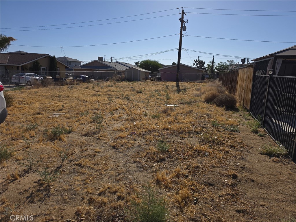 6427 Balboa Property Photo 4