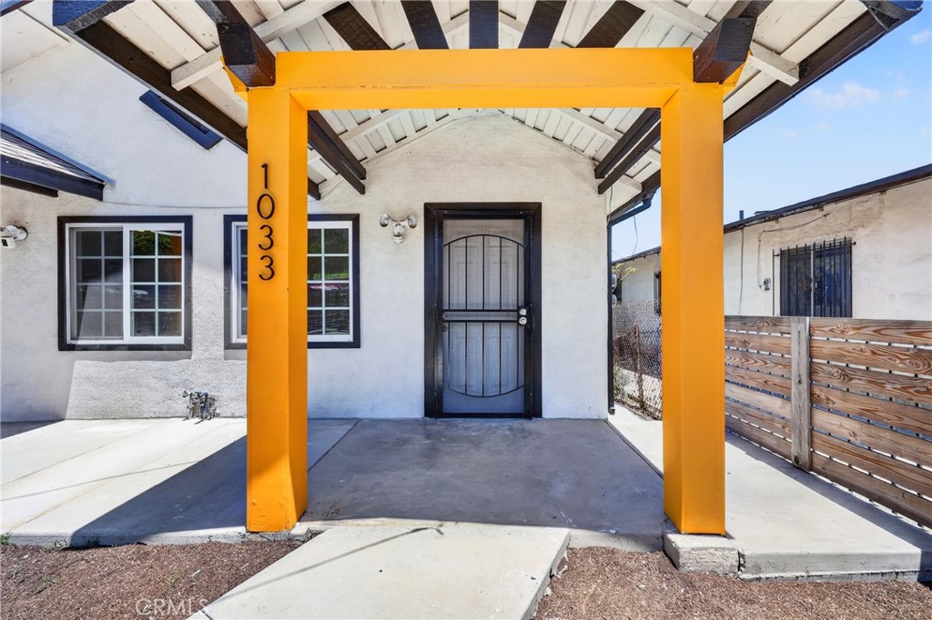 1031 N Fickett Property Photo 4