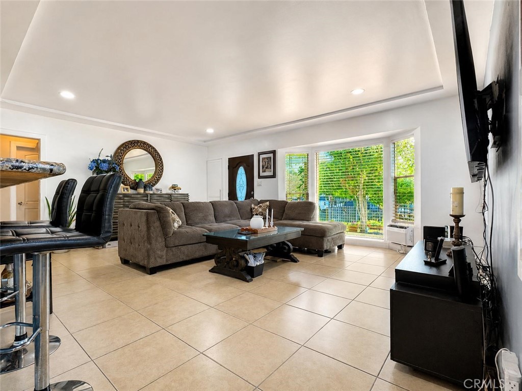8617 Ivy Street Property Photo 4
