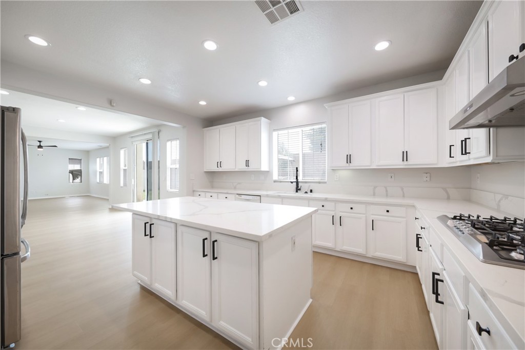 5702 Segovia Way Property Photo 37