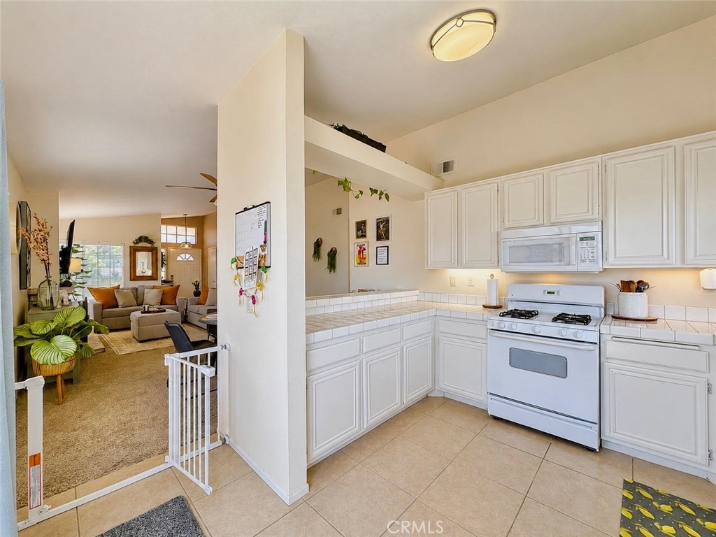 27704 Doreen Drive Property Photo 7
