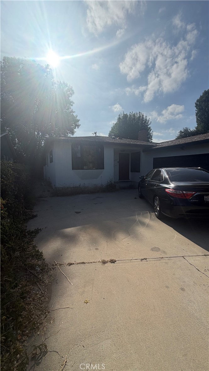 5837 Cedros Property Photo