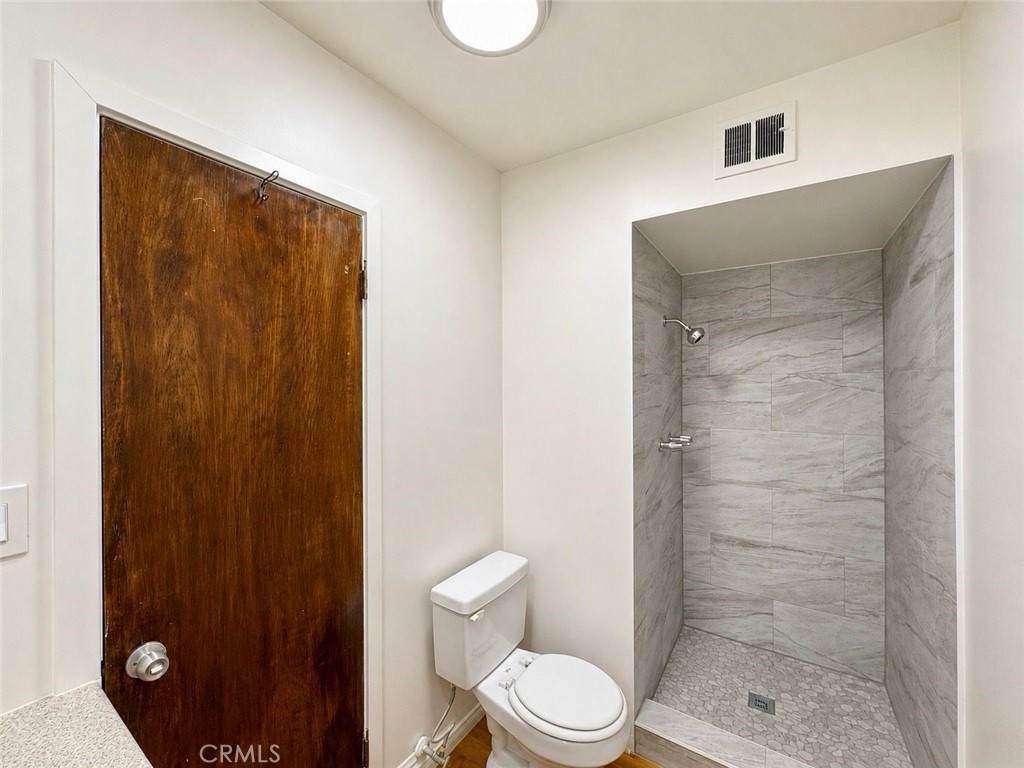 410 N Market Street 17 Property Photo 14