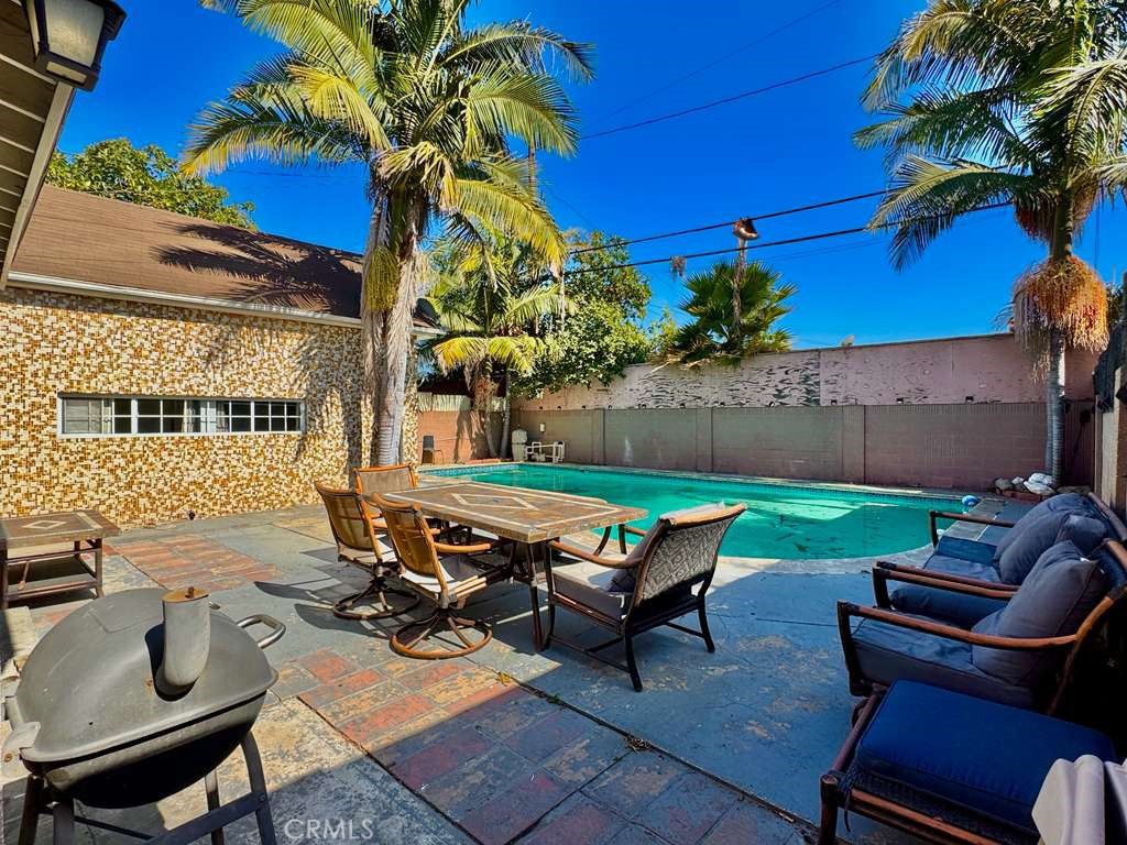 2980 Oakwood Avenue Property Photo 2