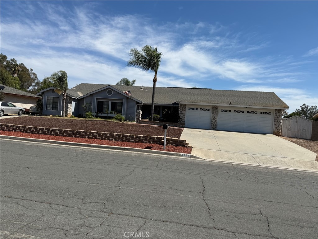 8374 Donna Property Photo
