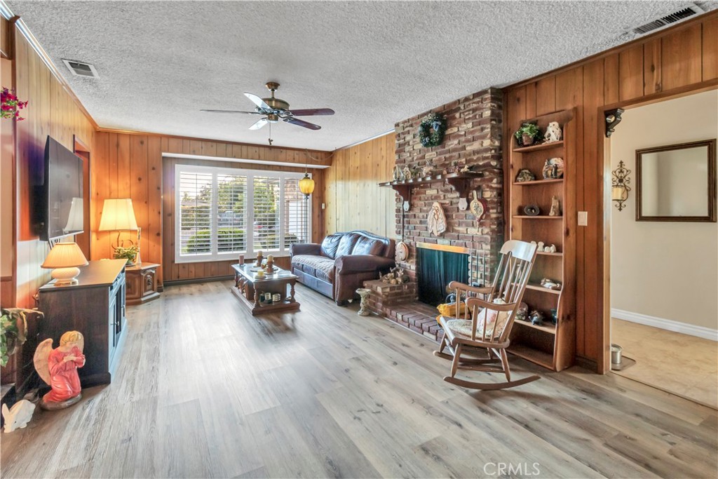 9300 Cayuga Avenue Property Photo 8