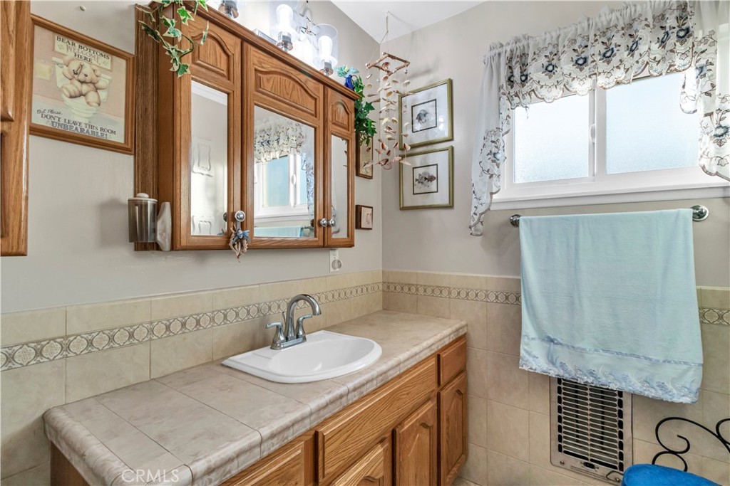 9300 Cayuga Avenue Property Photo 15