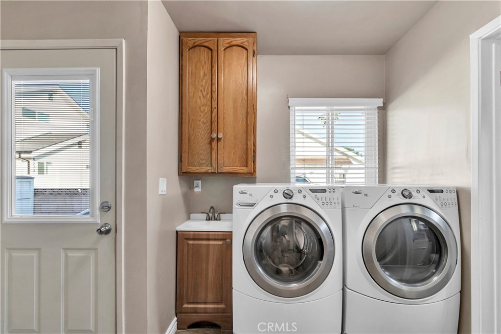 9300 Cayuga Avenue Property Photo 17