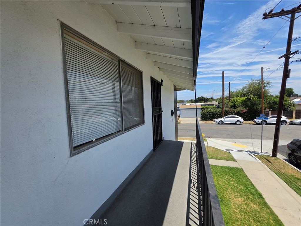 901 Carob Way C Property Photo 3