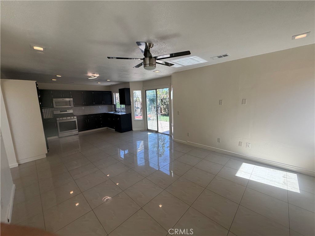 507 Coudures Way Property Photo 9