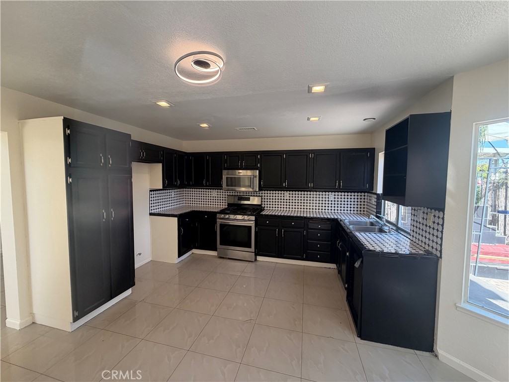 507 Coudures Way Property Photo 11