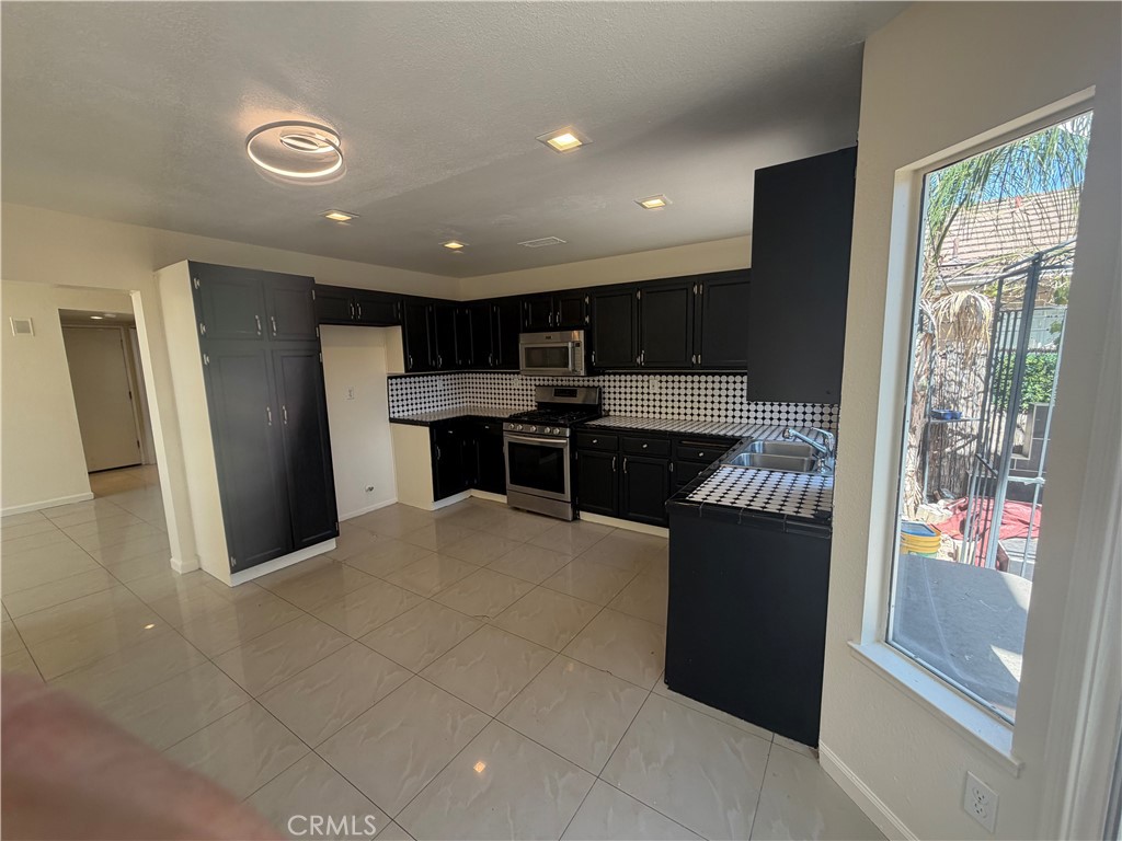 507 Coudures Way Property Photo 12