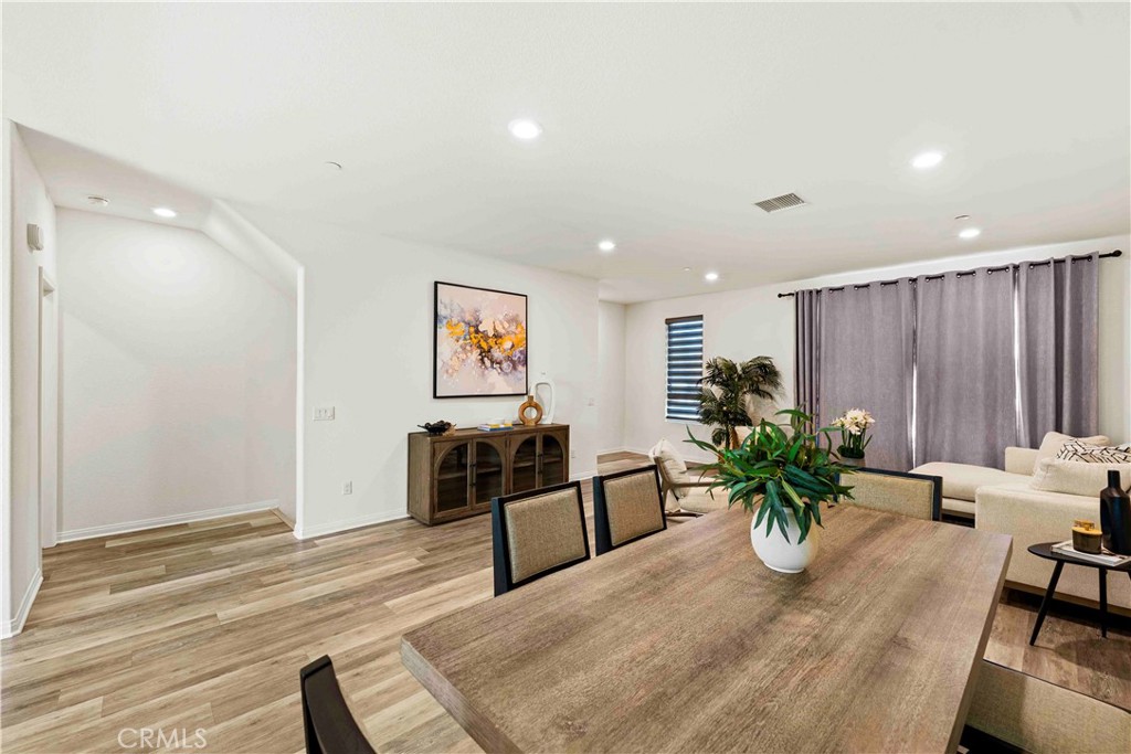 10618 Paramount Property Photo 3