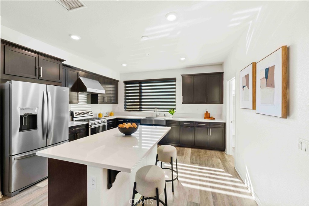 10618 Paramount Property Photo 6