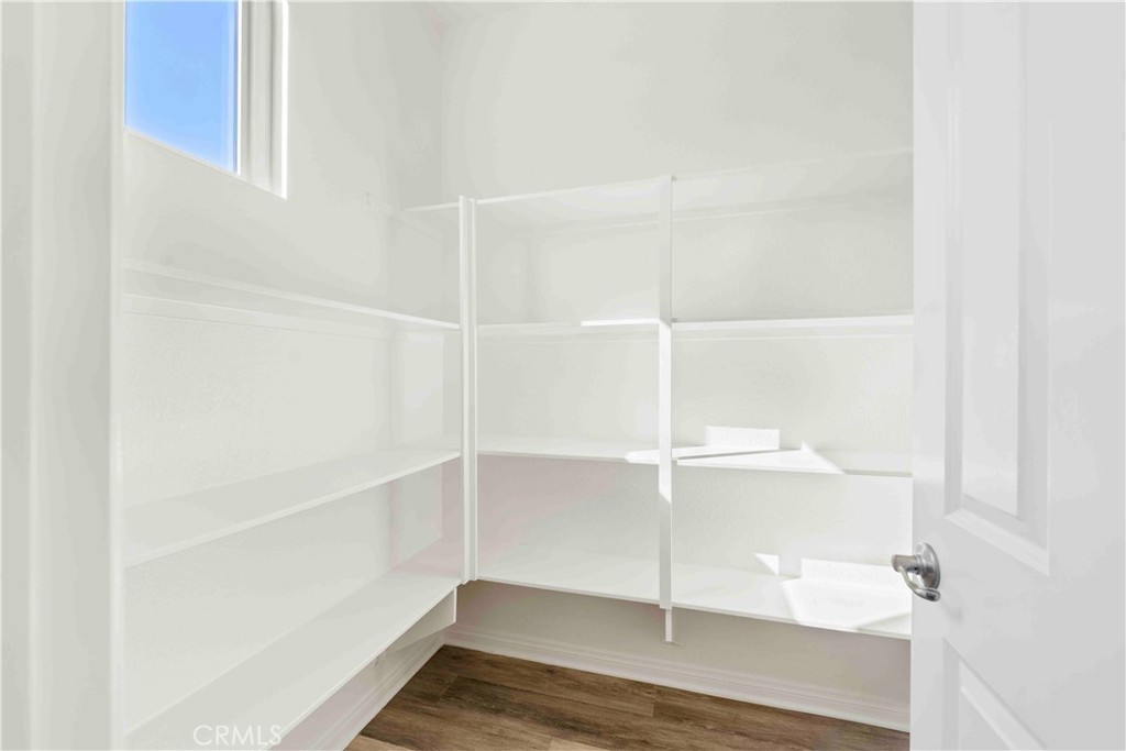 10618 Paramount Property Photo 7