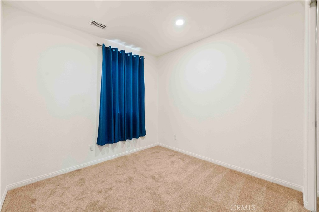 10618 Paramount Property Photo 19