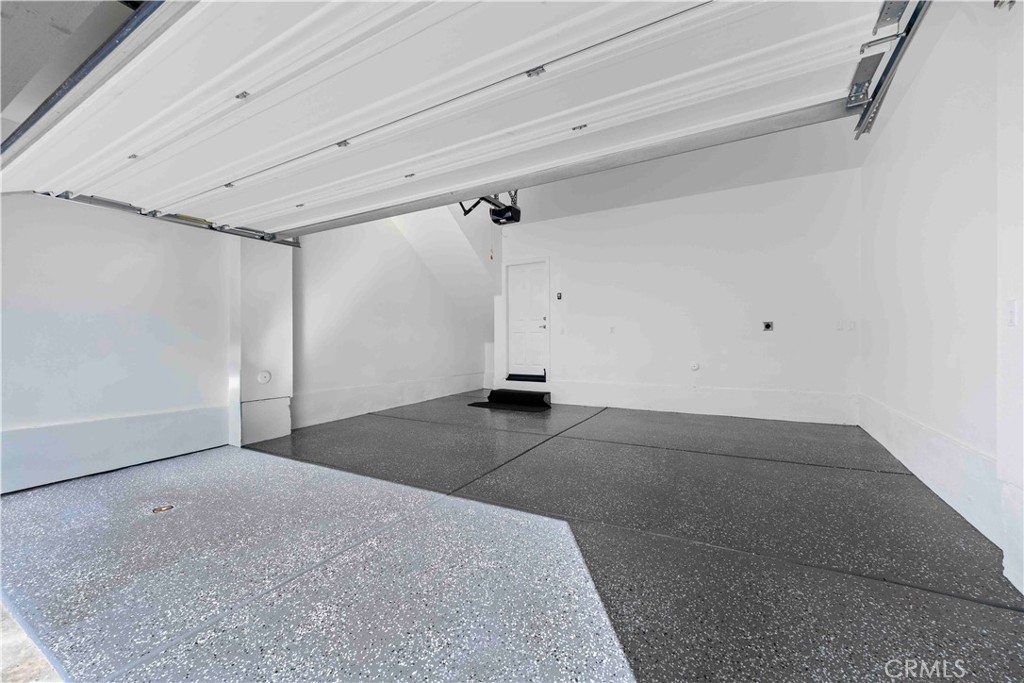 10618 Paramount Property Photo 23