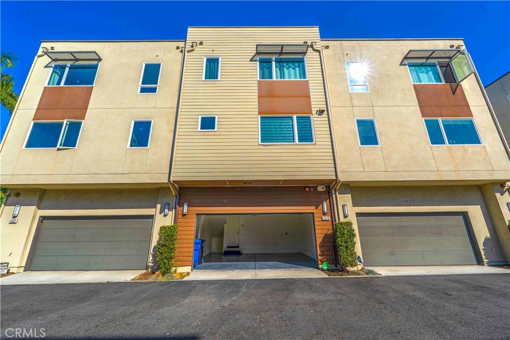 10618 Paramount Property Photo 24